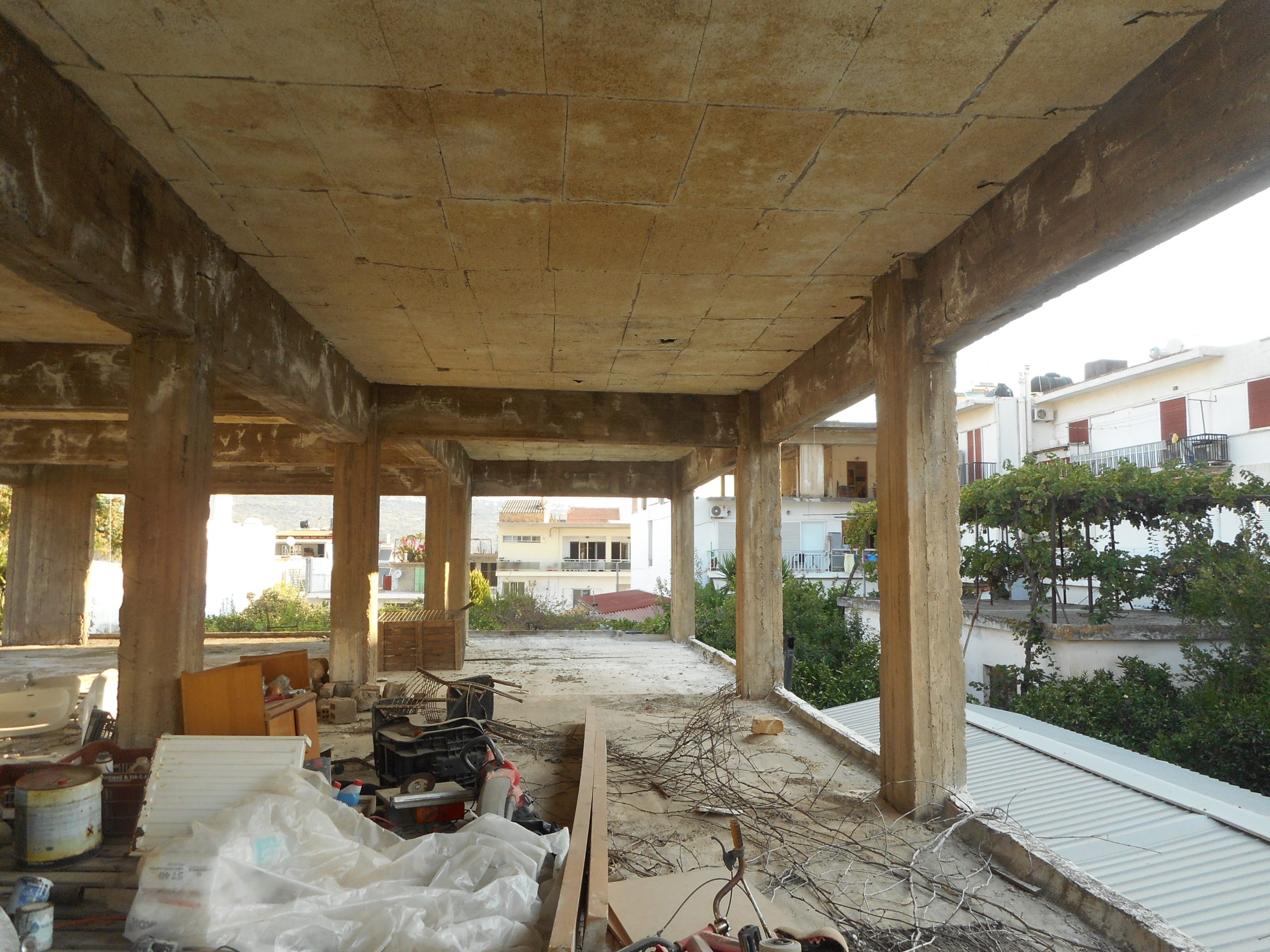 For sale in Souda, unfinished 1st floor building of 196 sq.m.